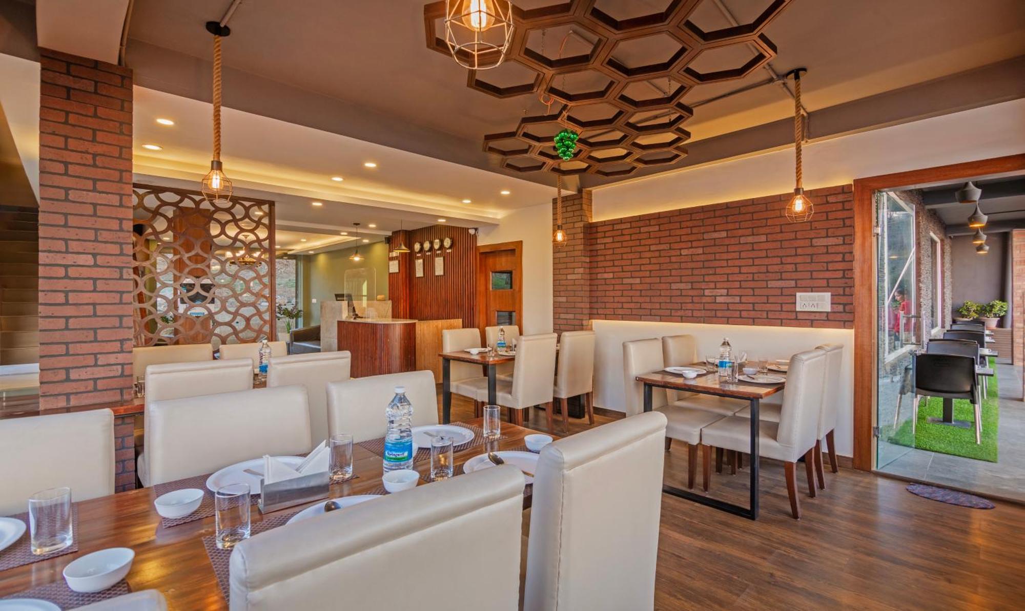 Treebo The Northern Retreat Resort With Mountain View Shimla Buitenkant foto