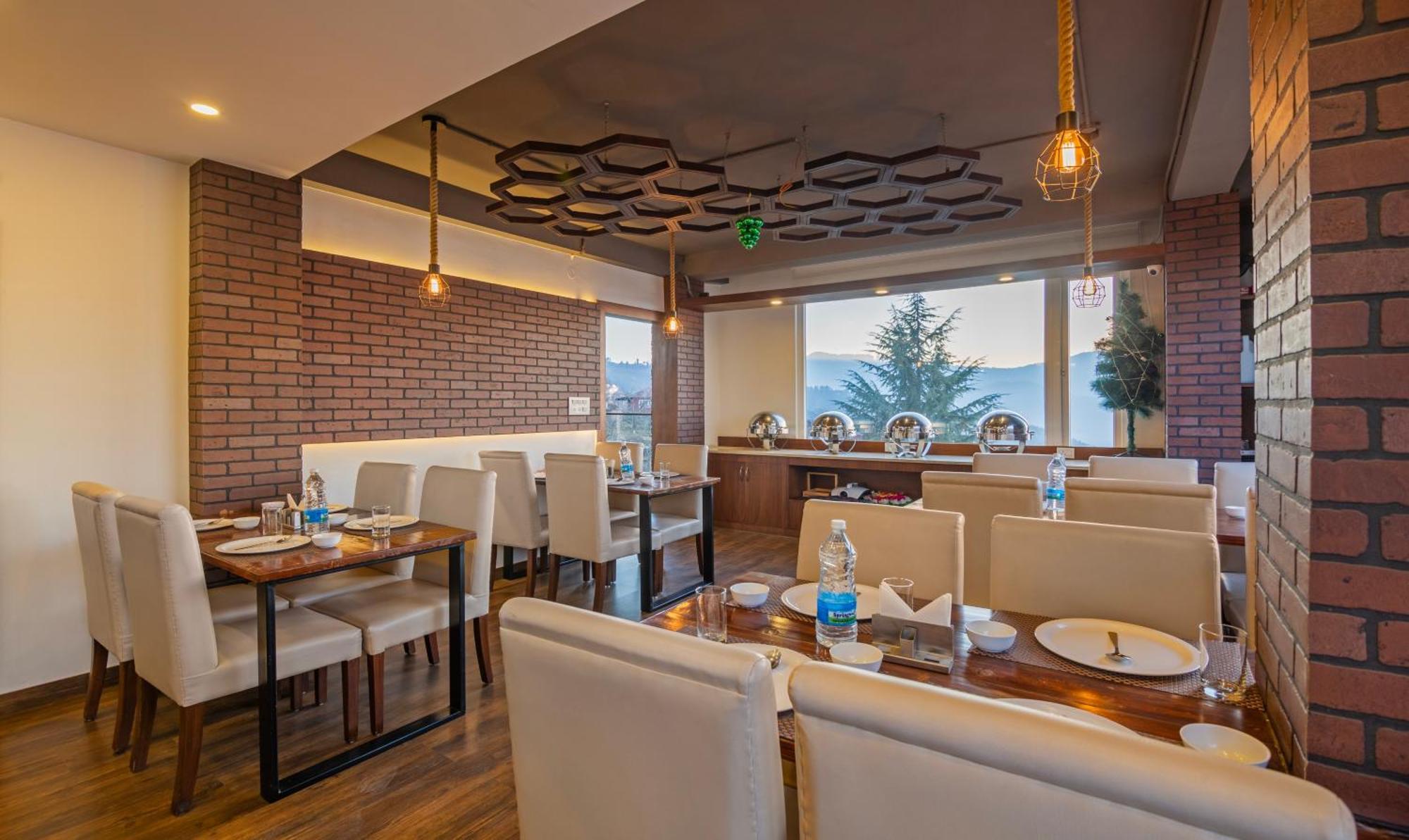 Treebo The Northern Retreat Resort With Mountain View Shimla Buitenkant foto